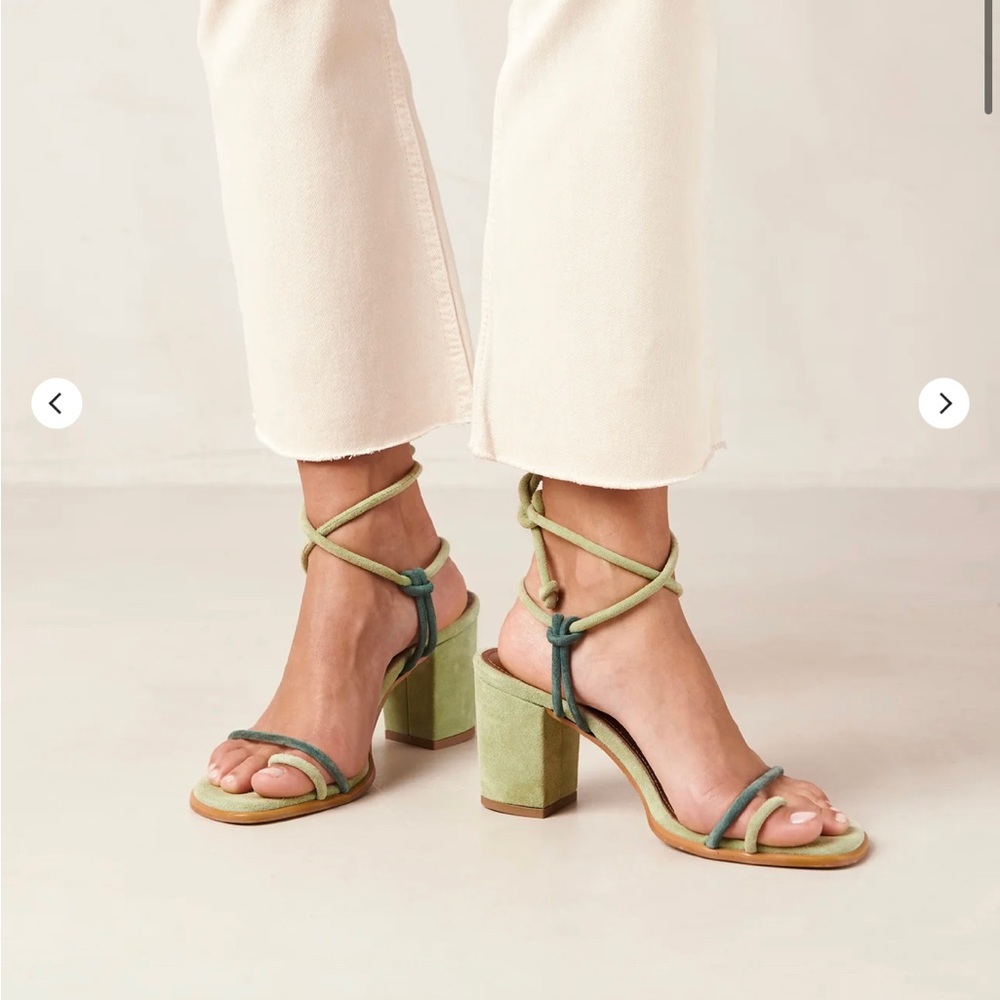 Alohas Suede Sandals with Block Heel